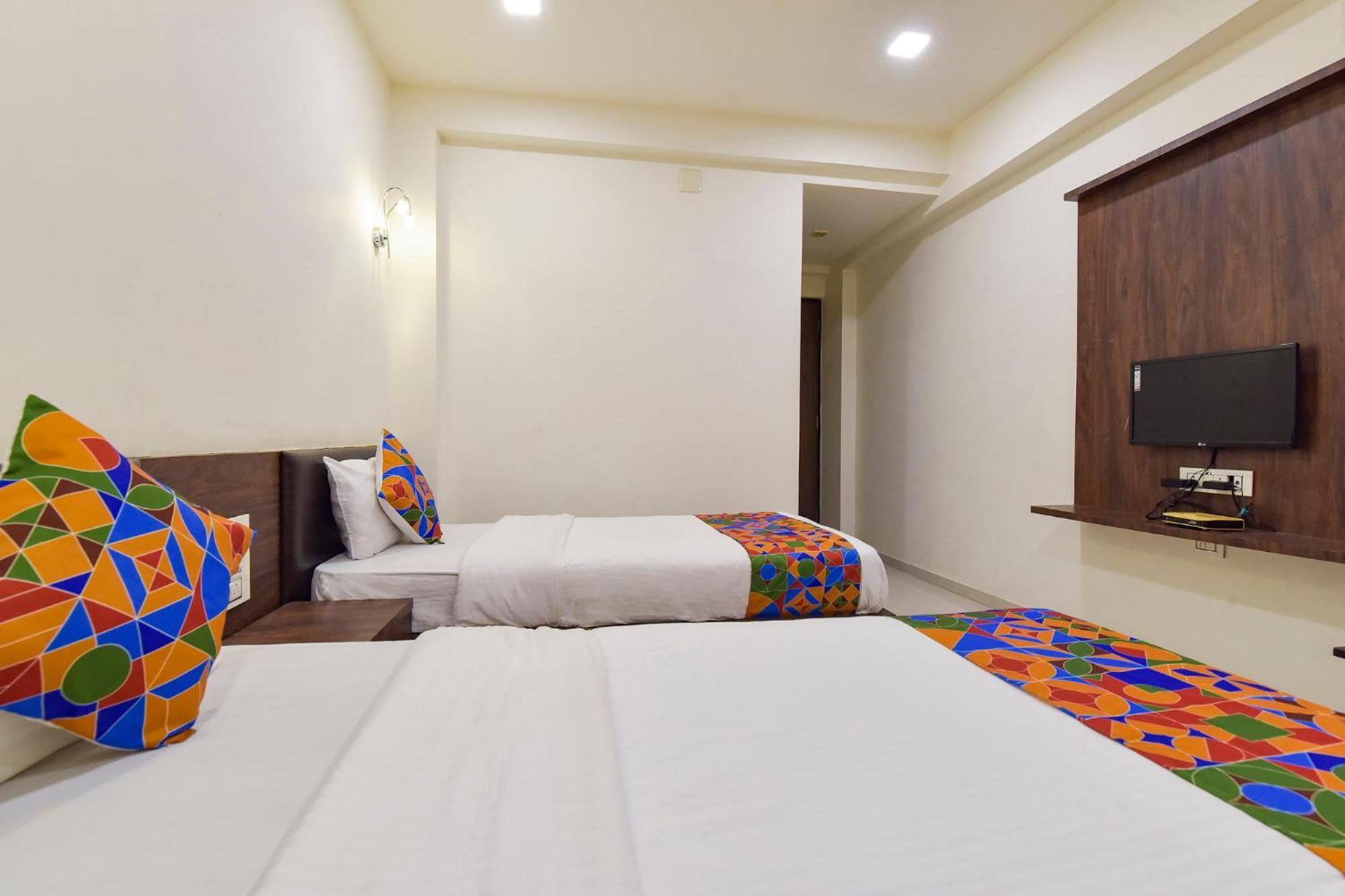 Fabhotel A1 Plaza Ахмедабад Экстерьер фото
