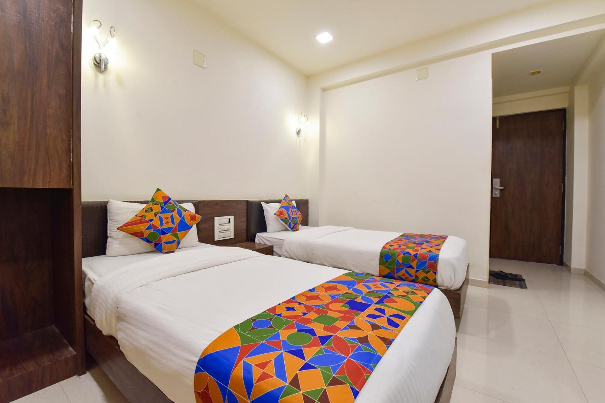 Fabhotel A1 Plaza Ахмедабад Экстерьер фото
